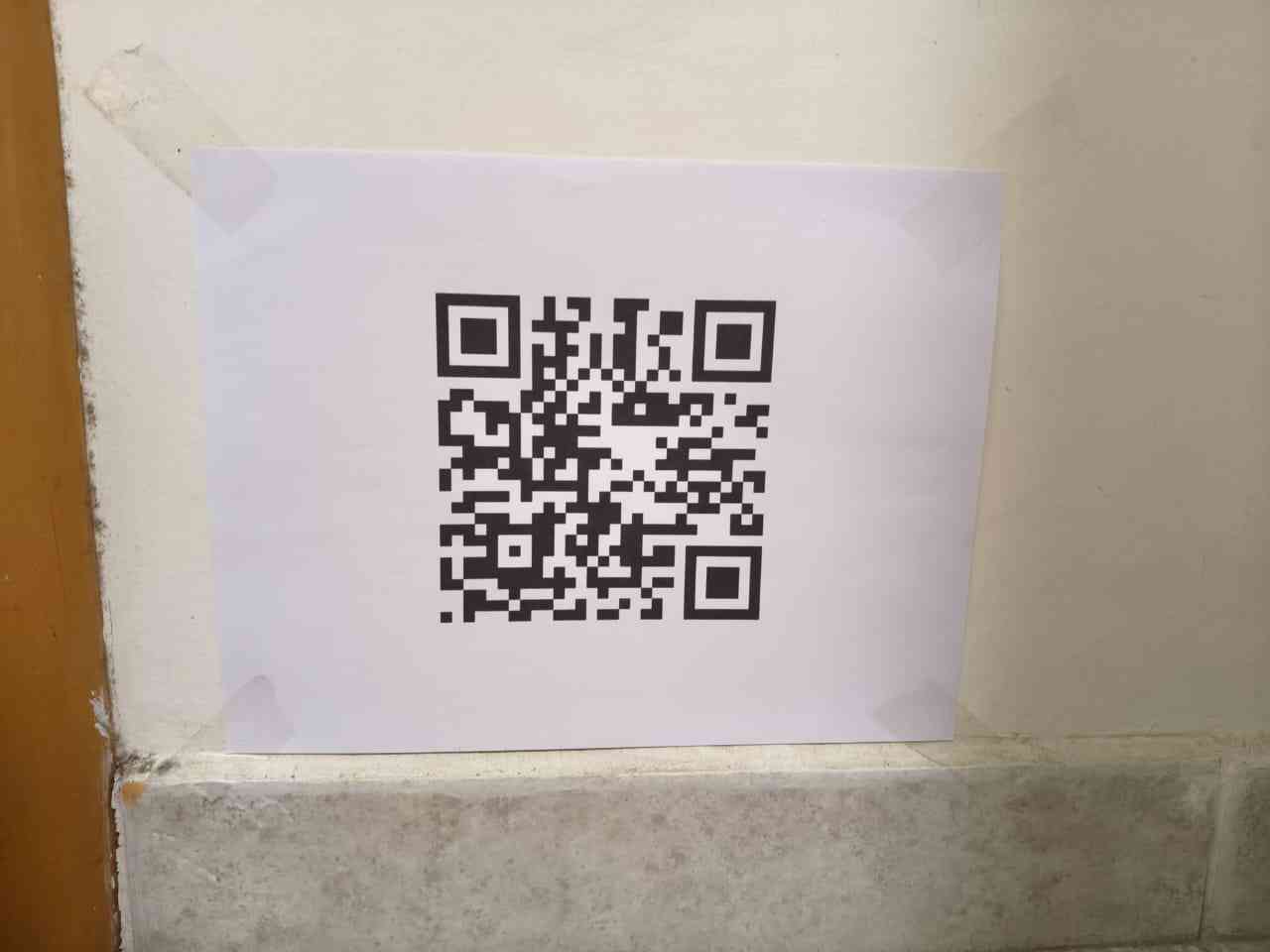 QR pegado