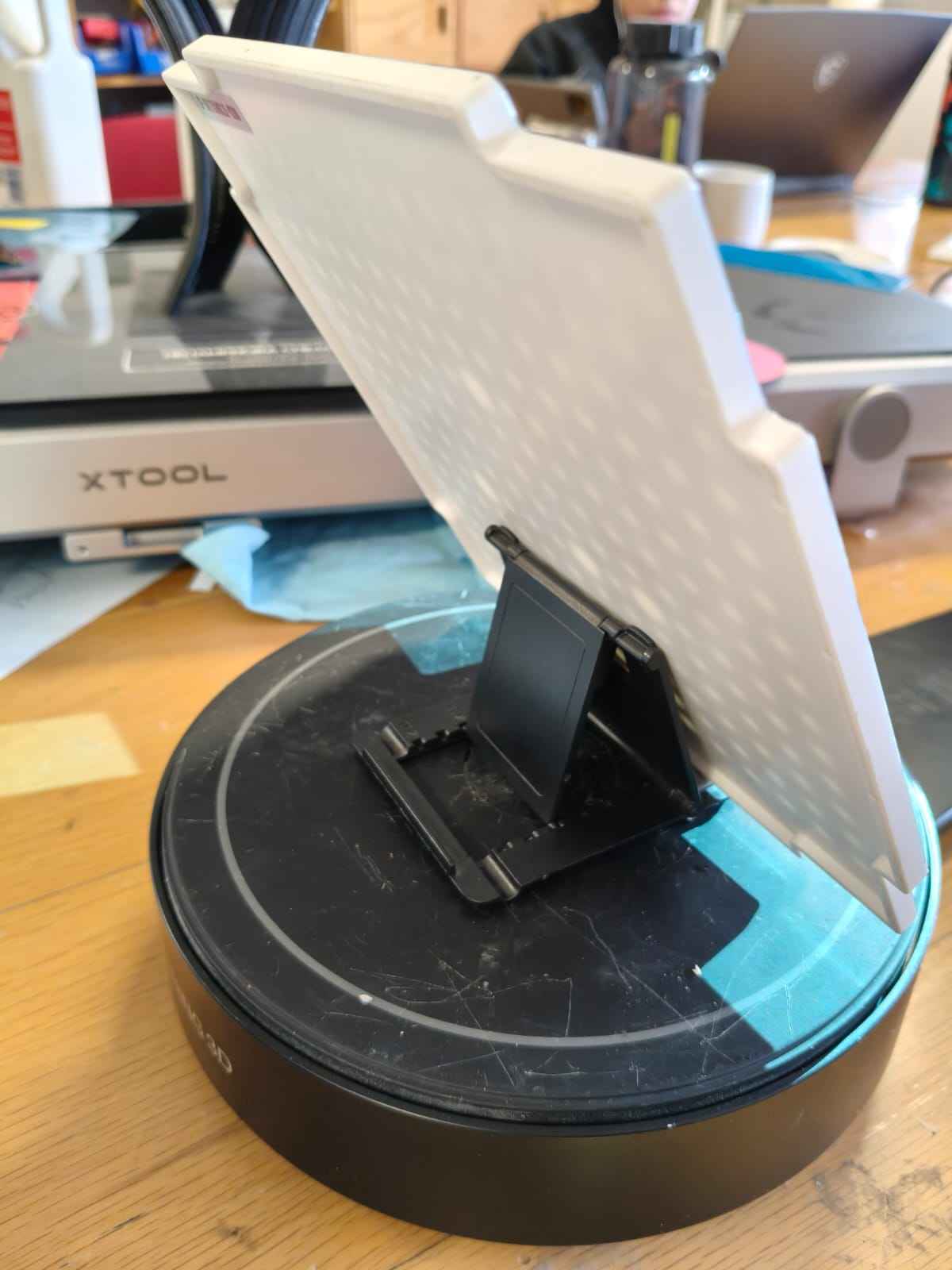 Board stand compressed
