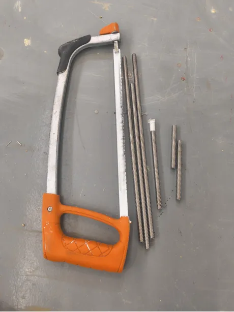 Hacksaw and lead screws