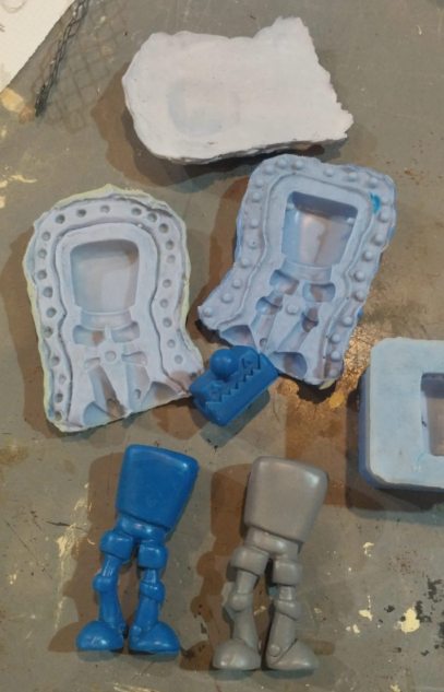 Molds curing with rubber bands