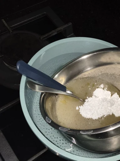 Adding powdered sugar to gelatin mix and oiling the mold
