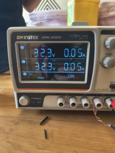 Bench power supply parameters displaying active metrics