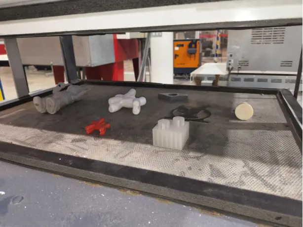 Loading 3D print components on baseplate