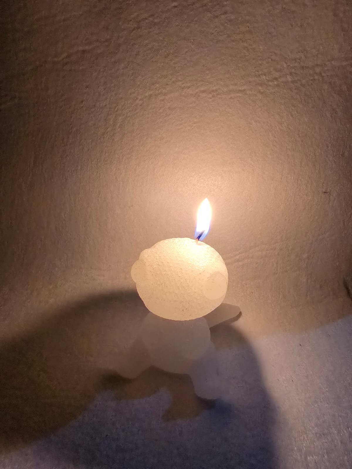 Final gecko candle