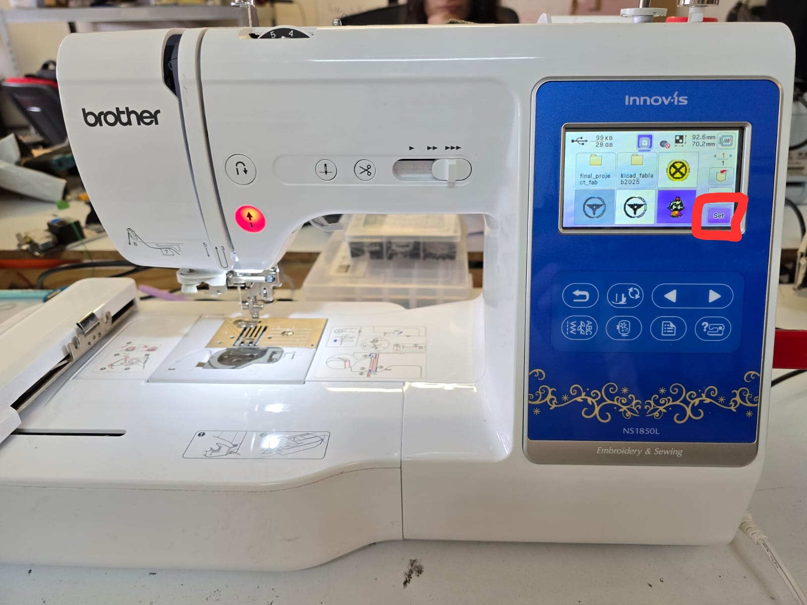 Selecting the design and pressing Set
