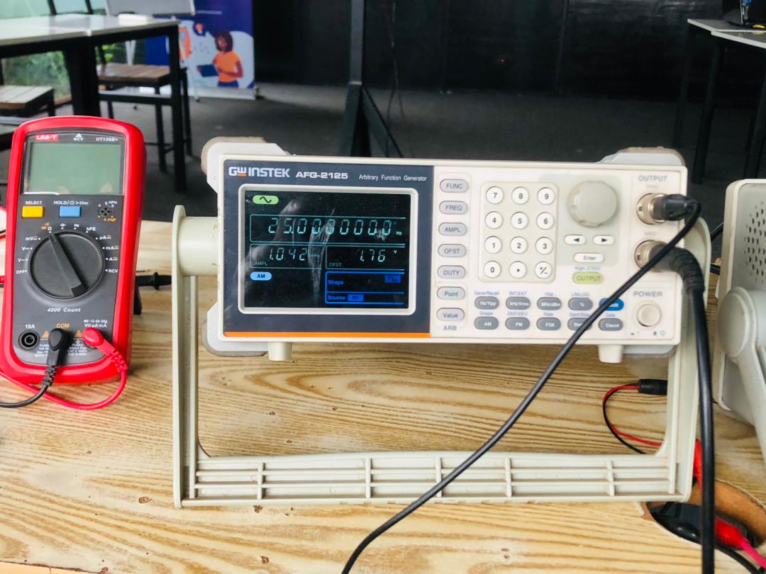 Setting amplitude modulation on the function generator