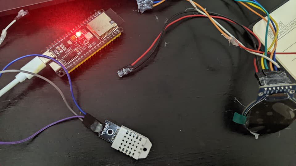 ESP32-S3 and GC9A01A TFT components