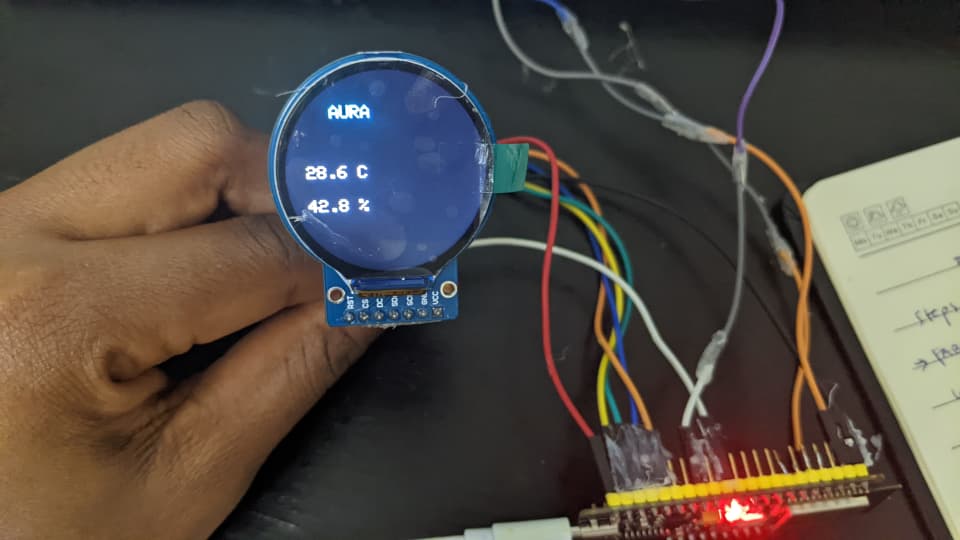 Hardware execution of DHT22 and TFT