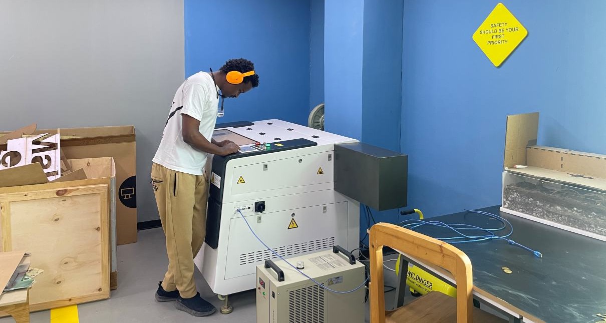 GS-100-W laser system paramater checked and troobleshot