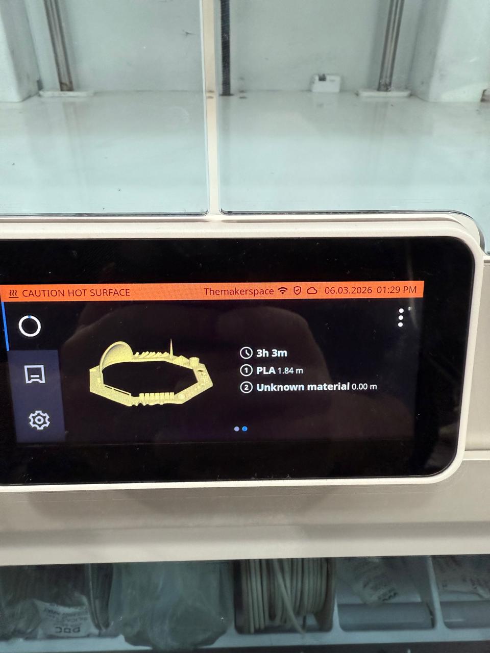 Ultimaker S5 touch screen interface displaying active print job statistics