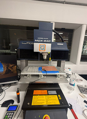 Roland MDX-540 CNC milling machine