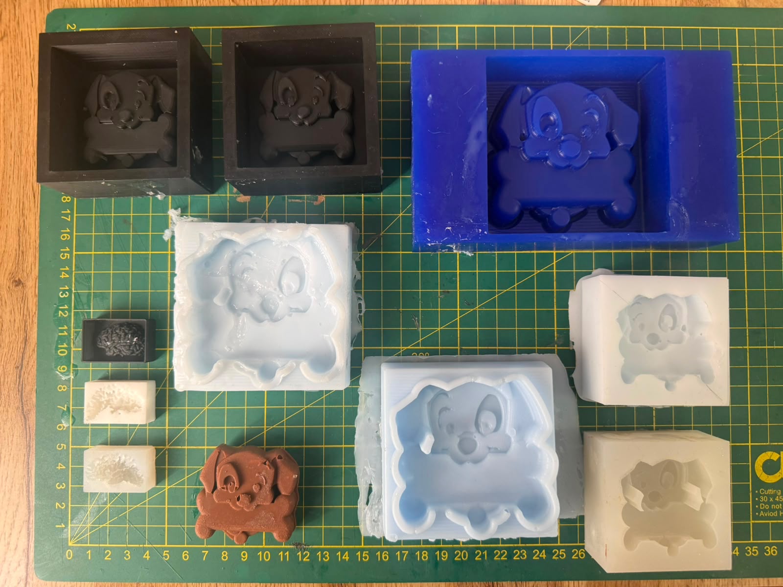 Final silicone molds and cast pieces