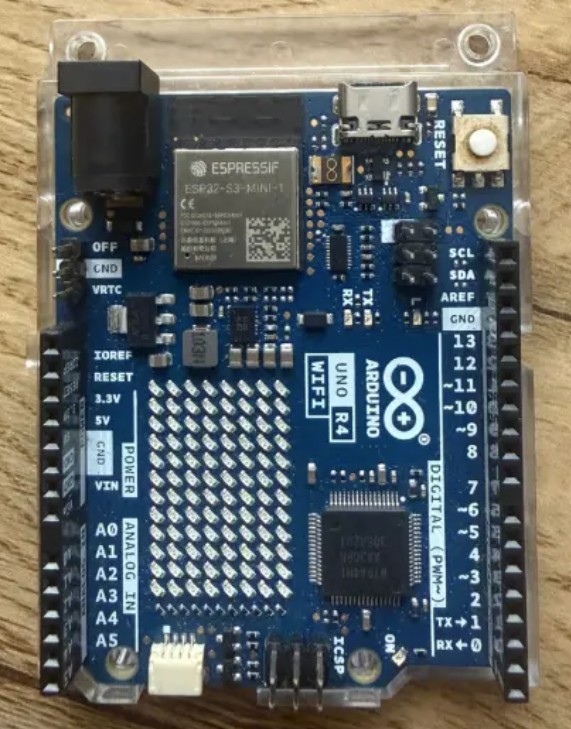 Arduino UNO R4 WiFi board
