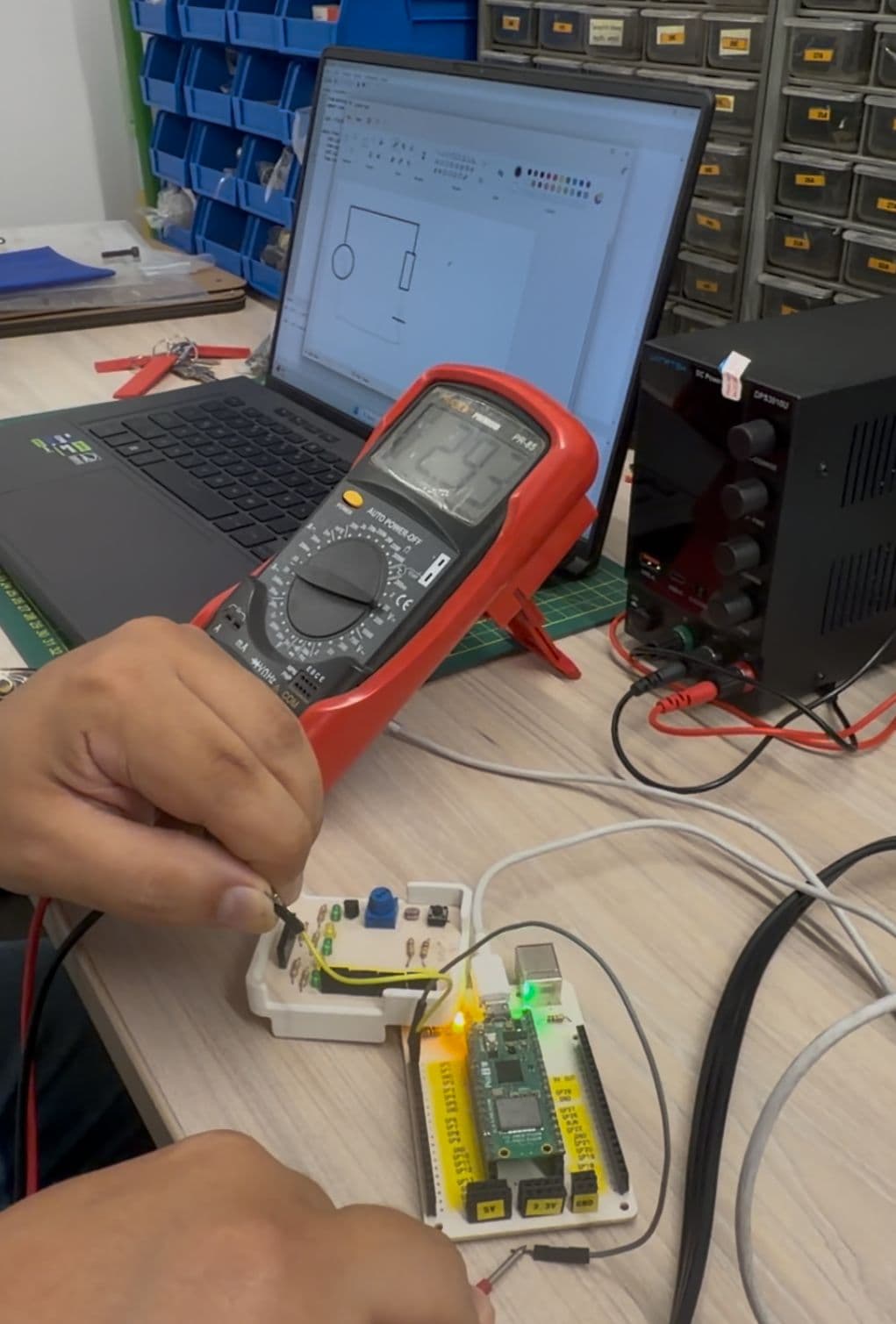DC Voltage measurement in action