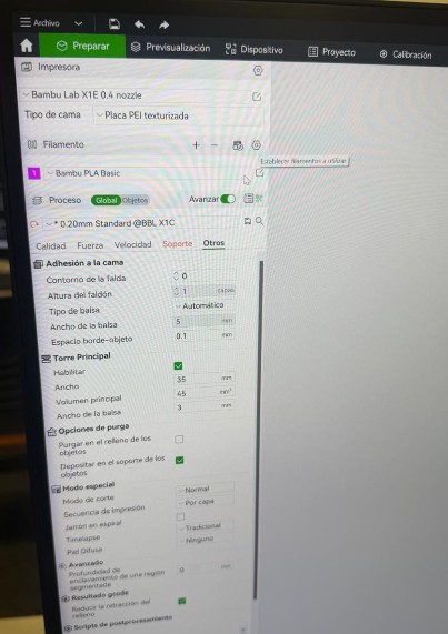 Selecting Bambu Lab X1E in Bambu Studio