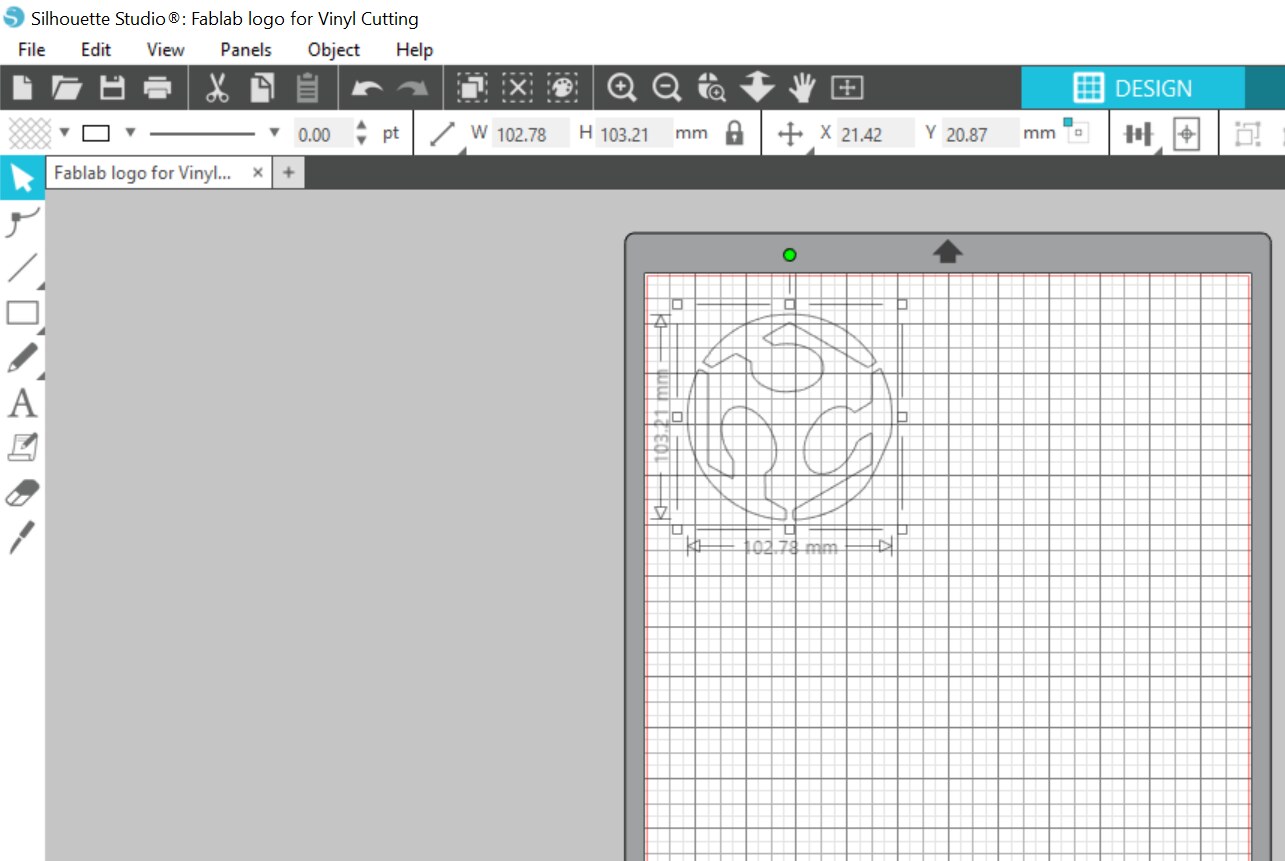 Silhouette Studio with the imported DXF design positioned on the cutting mat