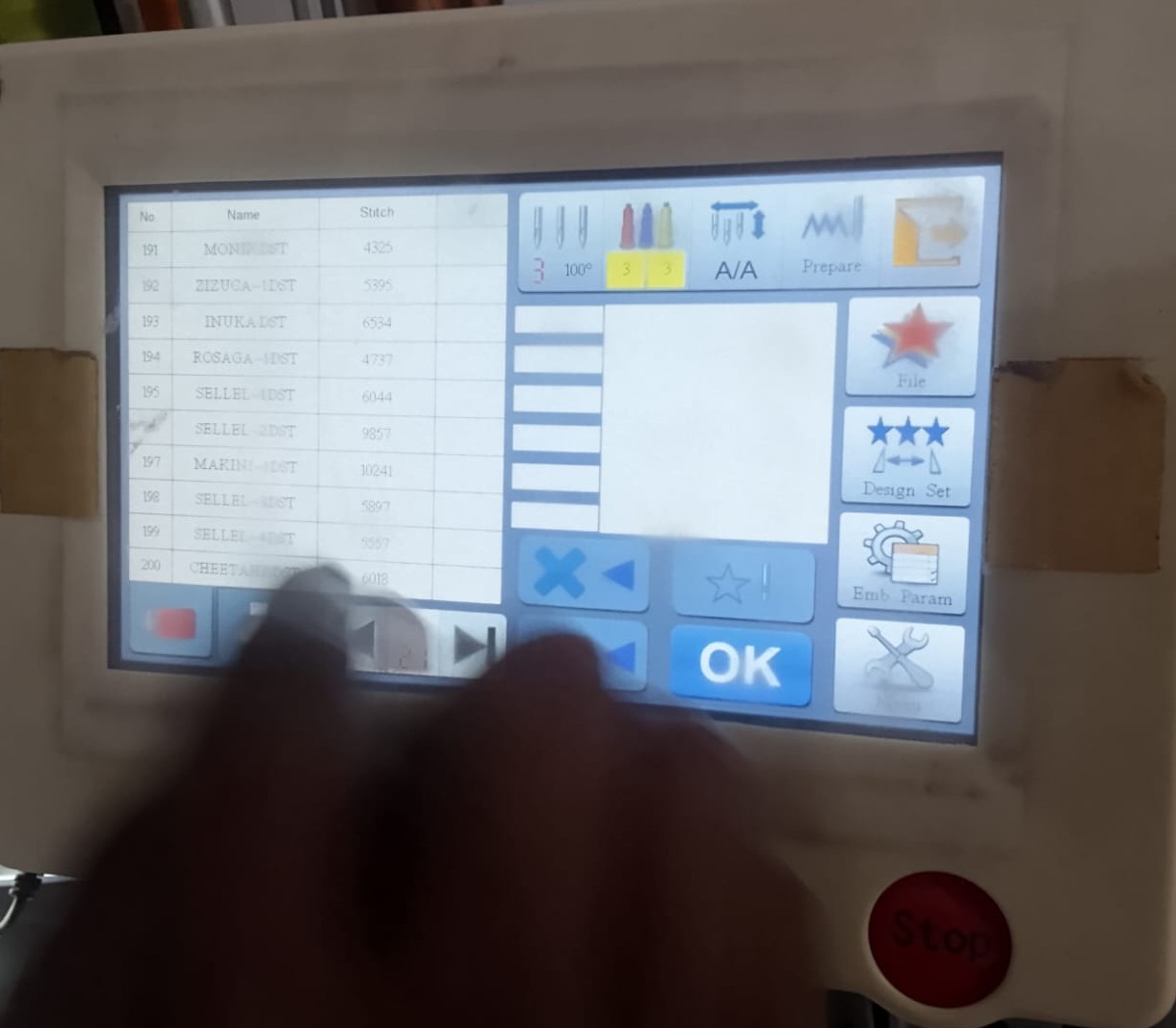 Selecting thread colours on the machine