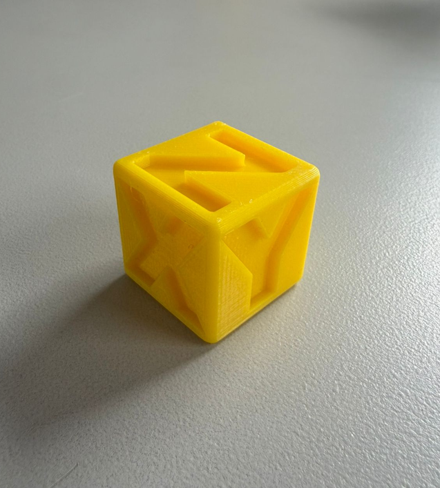 Printed XYZ cube on Bambu Lab X1E