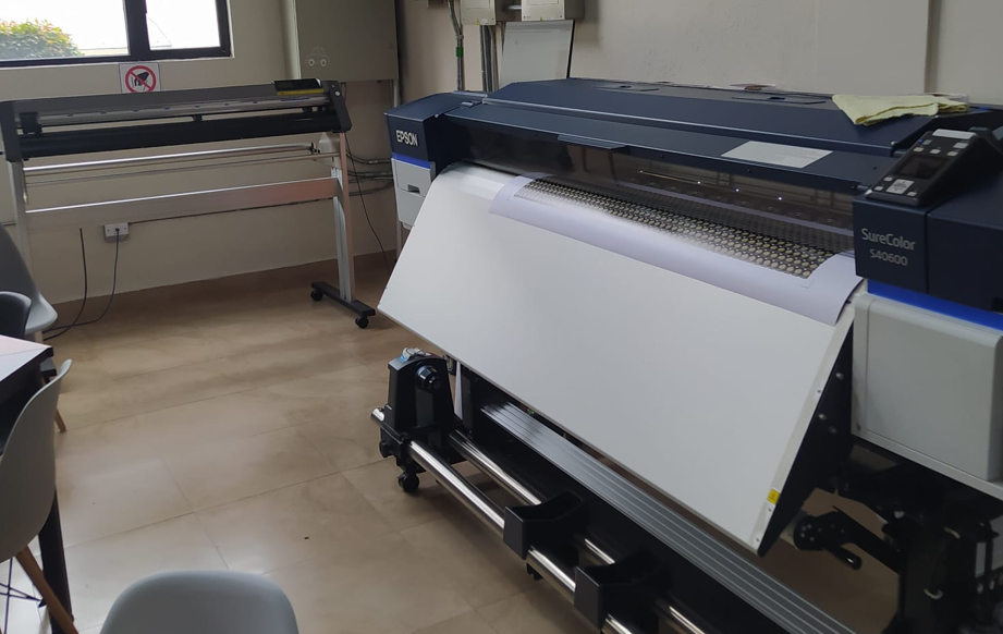 Vinyl printing and cutting machines