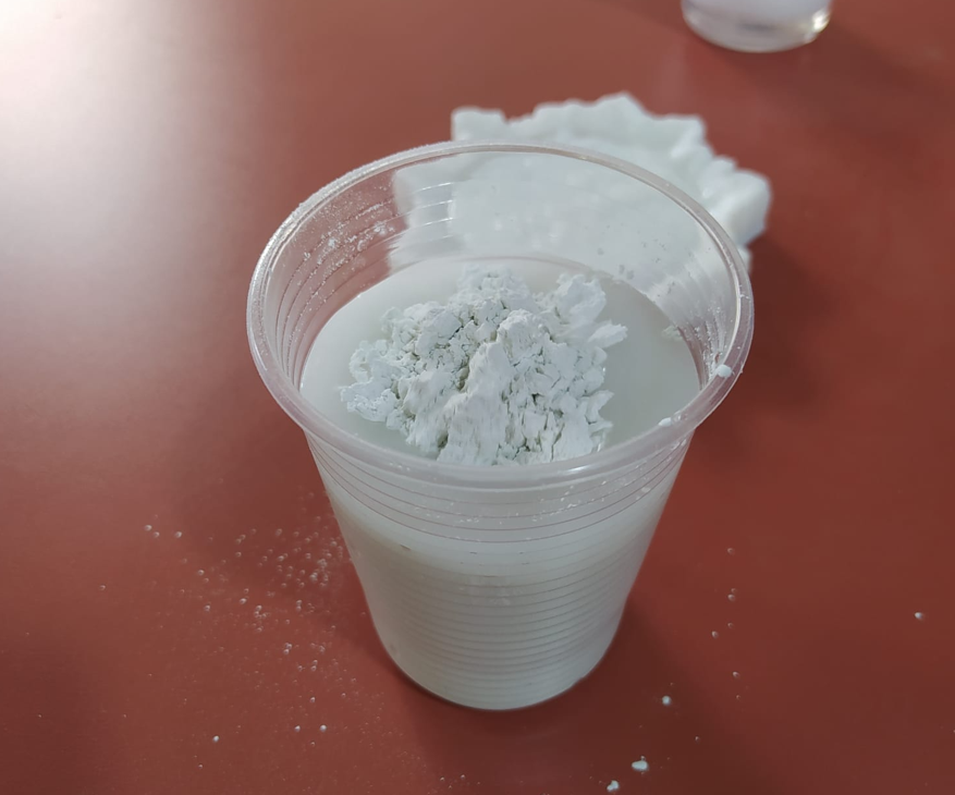 Preparing the plaster mixture