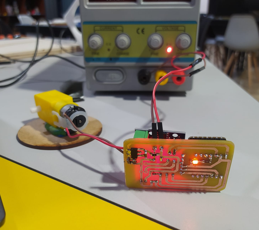 Motor LED and battery voltage tests for the train PCB