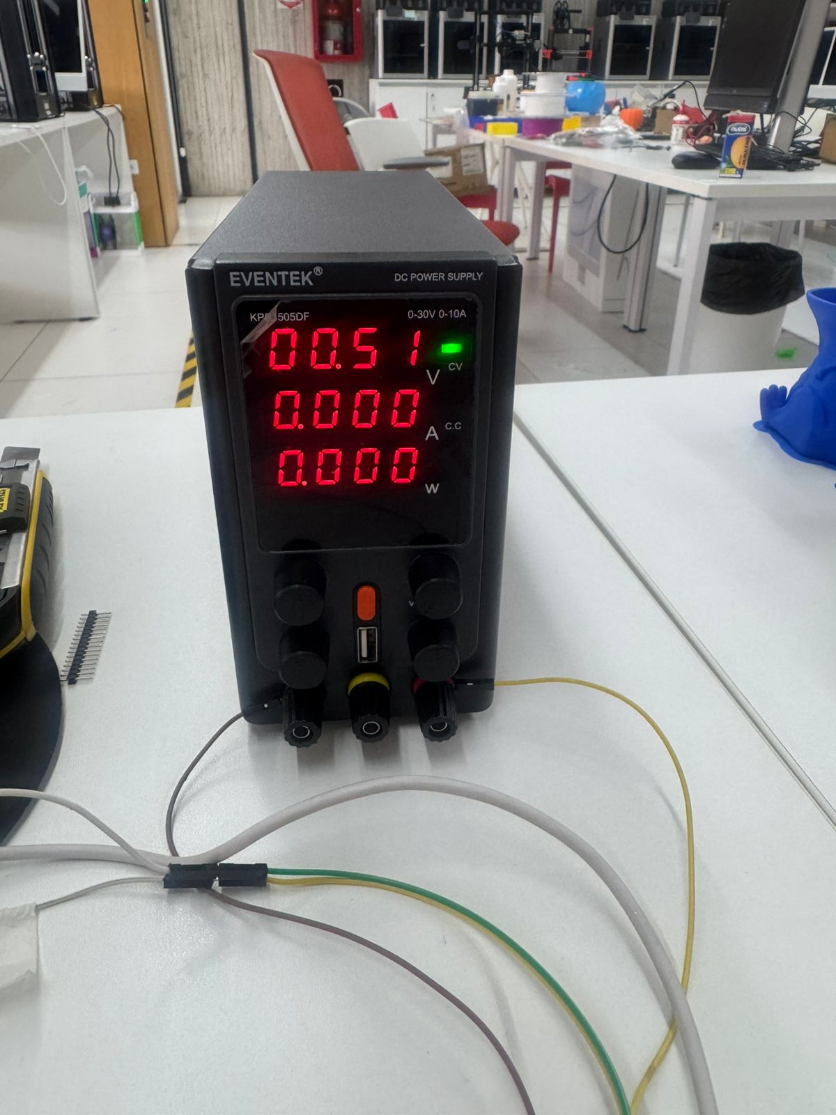 Laboratory DC power supply