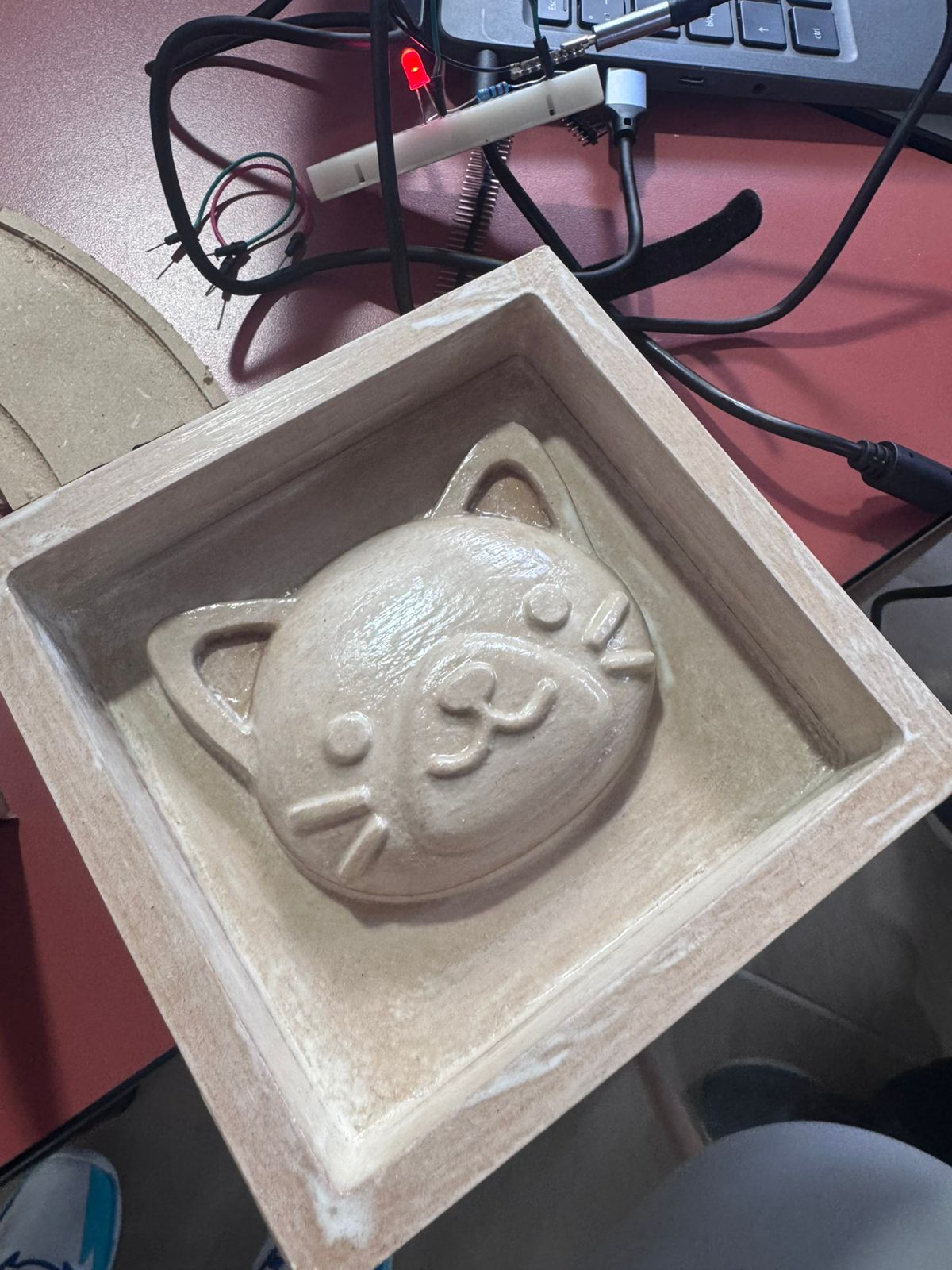 Sealed mold