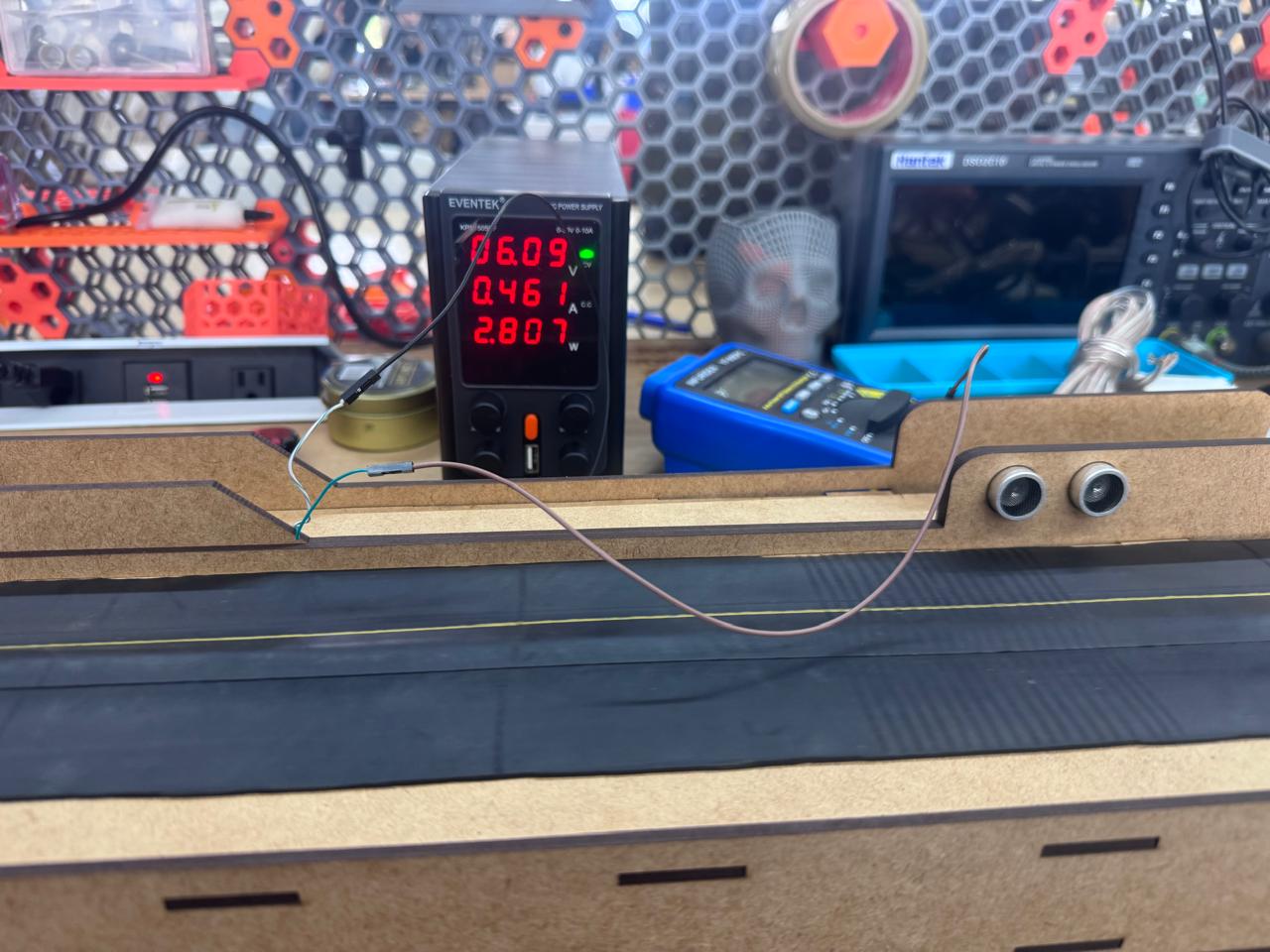 Power supply detail during motor startup load test