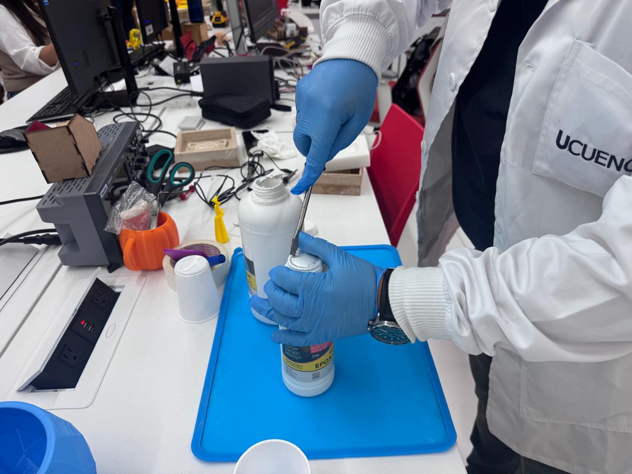 Mixing epoxy resin with a spatula